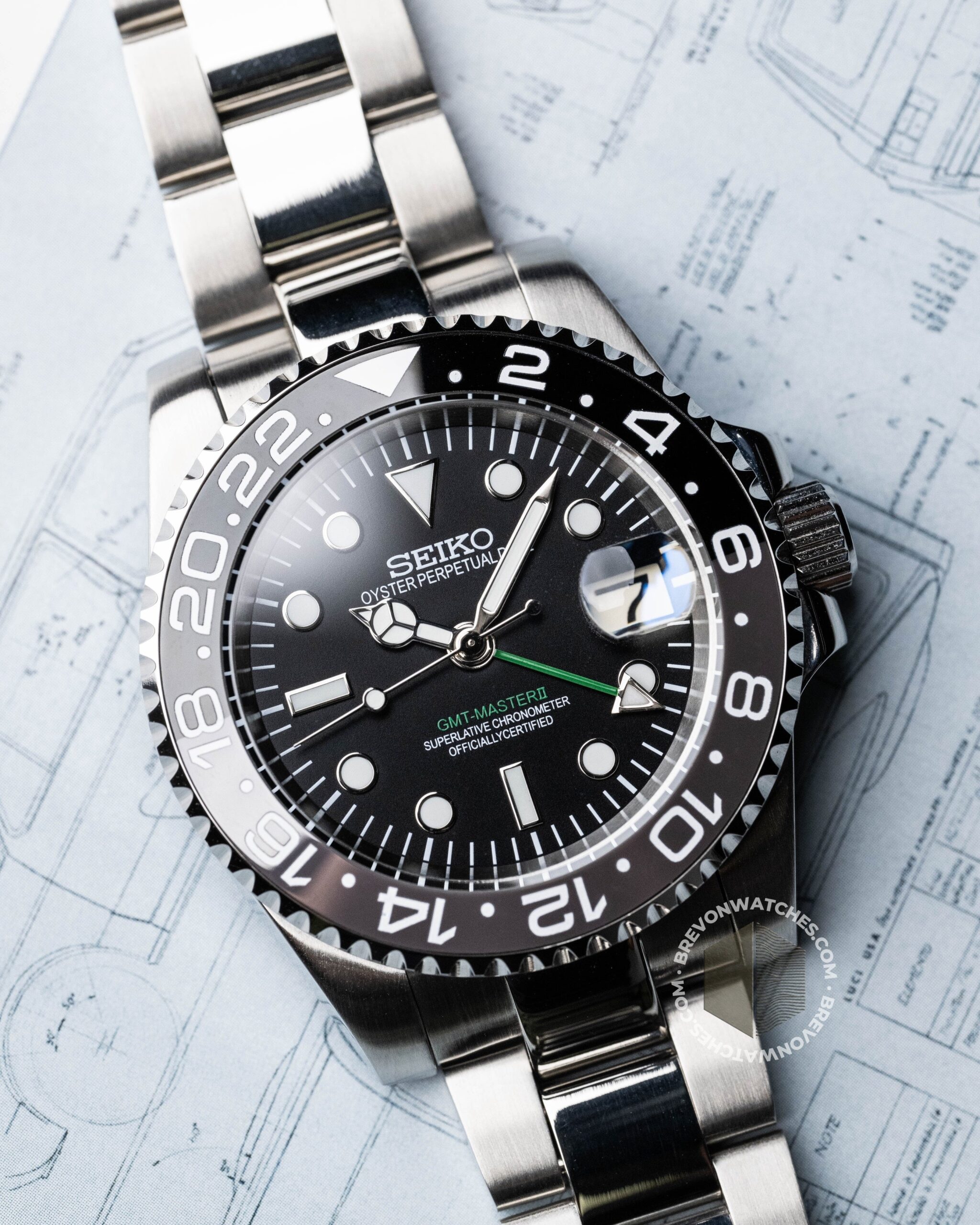 GMT | Bruce Wayne
